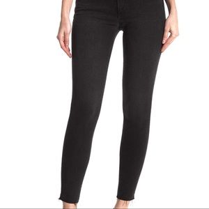 Mid Rise Ankle Jeans With Raw Hem
JOES Size 29